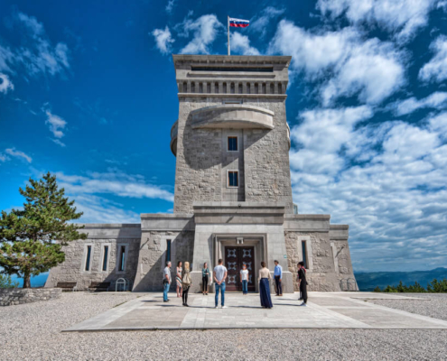 Intiniti Monument Bliss na Cerju